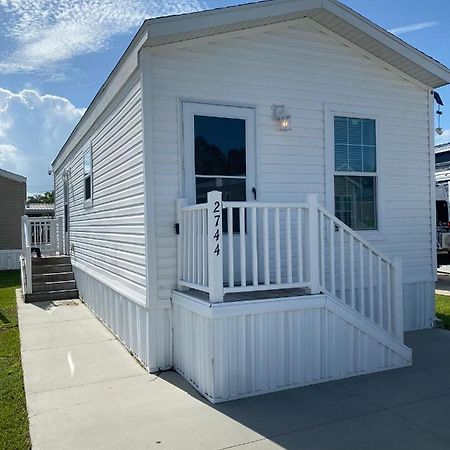 Cozy Tiny Home Near Disney World & Orlando Parks! 키시미 외부 사진