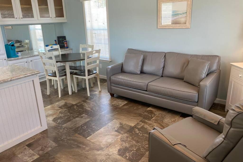 Cozy Tiny Home Near Disney World & Orlando Parks! 키시미 외부 사진