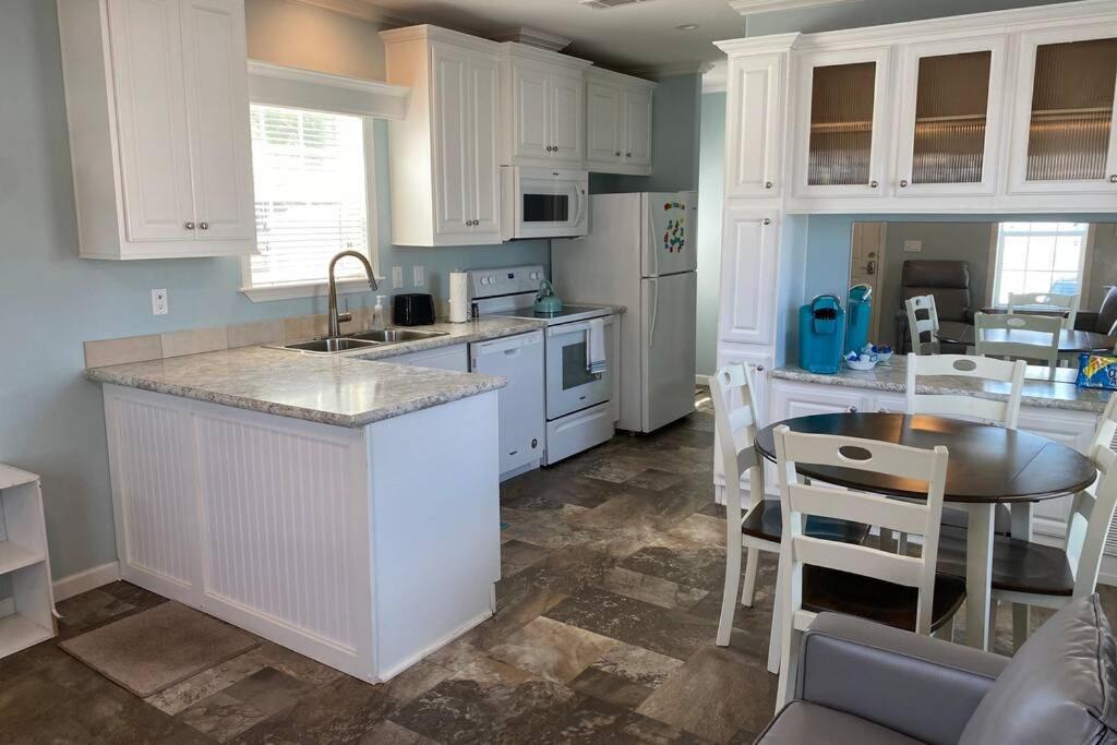 Cozy Tiny Home Near Disney World & Orlando Parks! 키시미 외부 사진